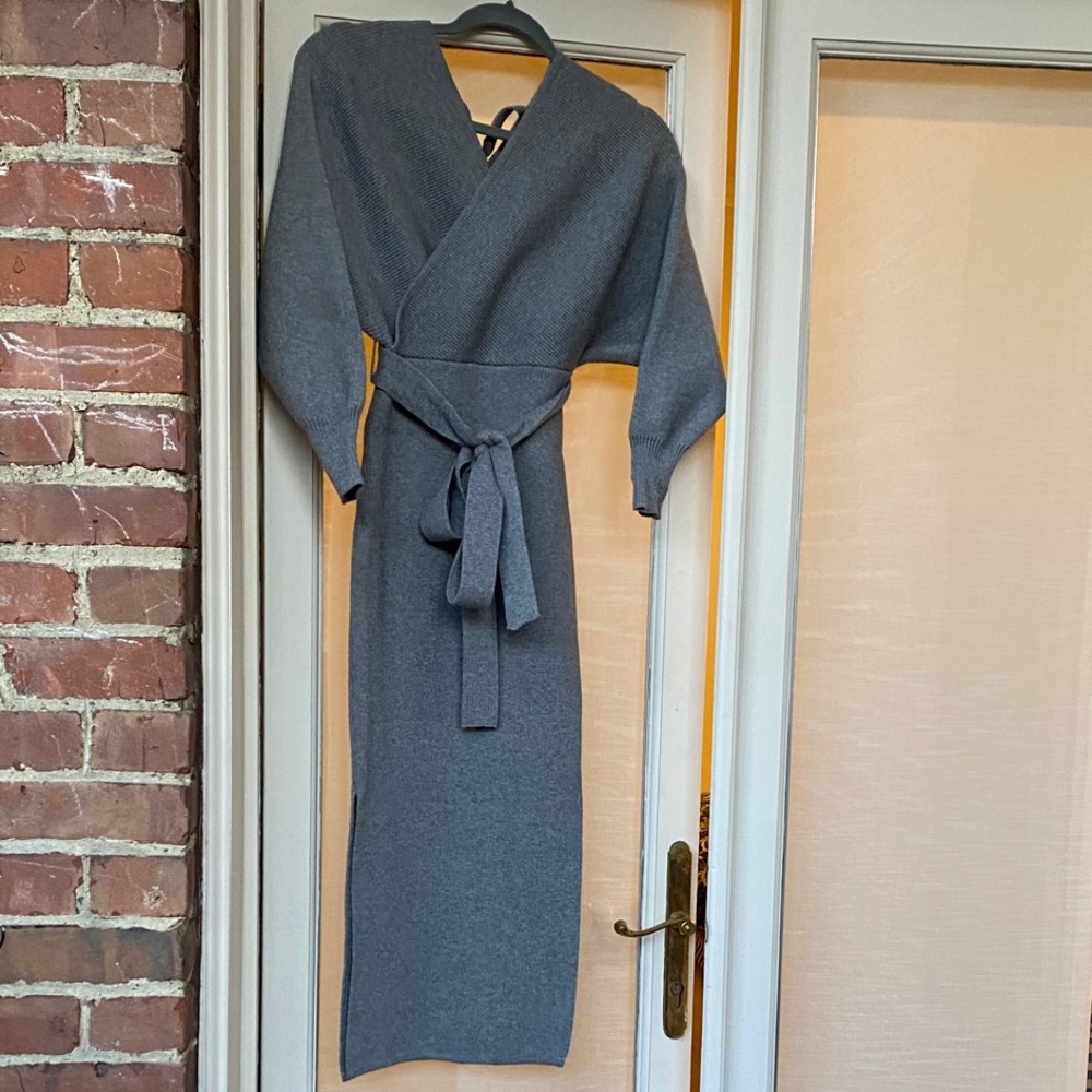 EUC Forever 21 Gray Wrap Dolman Sleeve Midi Sweater Dress - Picture 6 of 13